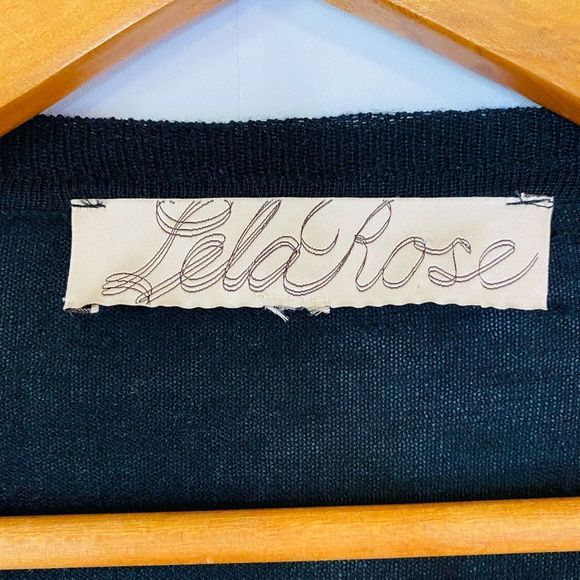 LELA ROSE EMBROIDERED V-NECK SHORT SLEEVE KNIT SWEATER Top - Picture 8 of 8